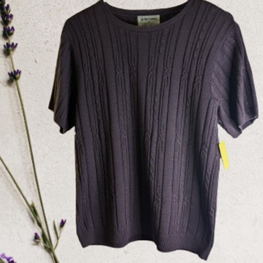 Alfred Dunner small gorgeous purple cable-knit top. crew neckline & short sleeve